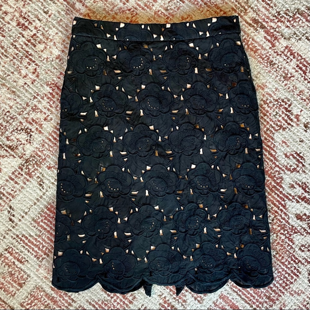 J.Crew Collection pencil skirt in floral Austrian lace, size 6 - EUC